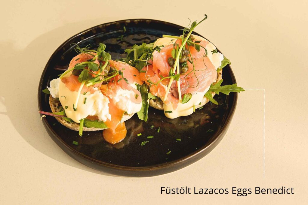 fustolt-lazacos-eggs-benedict-cziniel-budapest-brunch